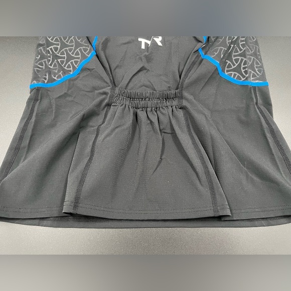 TYR Women's Competitor Loose Tri Singlet with Bra Athletic Tank Small - Picture 5 of 8